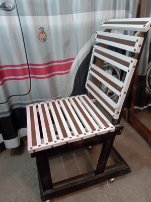 Una bucata fotoliu sau jilt, pentru relaxare si odihna,vizionare la televizor!!