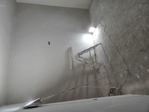 Zugrav  vinarom, 4 ei mp cu pompa airless  - imagine 3