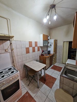 Casă spatioasa, 4 camere, 2 debarale, pod cu proiect de mansardare, curte interioara si pivnita - imagine 6