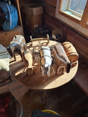 Vând obiecte rustice din lemn 