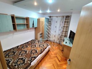 Apartament cu 3 camere, decomandat,centrala proprie,Spitalul Judetean - imagine 5