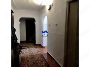 Vanzare apartament 3 camere, zona micro 11 Targoviste - imagine 2