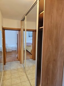 inchiriere 2 camere Pta Victoriei - 9 din 11 - decomandat, mobilat, 700 Euro contract ANAF - imagine 19