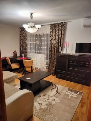 Închiriez apartament cu 3 camere 