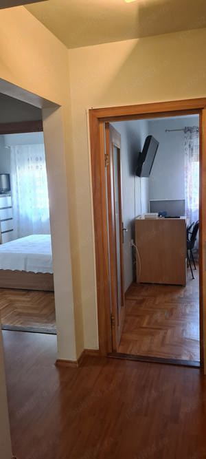 Inchiriez apartament 3 camere BACAU ZONA CENTRALA - imagine 10