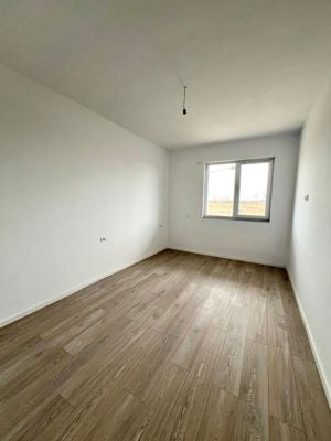 Apartament spatios cu gradina - imagine 3