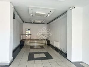 Spatiu comercial de inchiriat pe B.dul Decebal Oradea - imagine 2