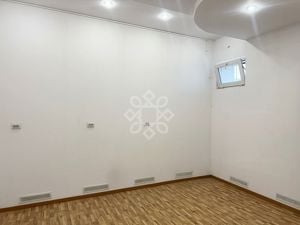 Spatiu comercial de inchiriat pe B.dul Decebal Oradea - imagine 4