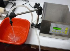 Masina imbuteliere lichide reci fara acid