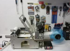 Masina etichetare doze cu print data lot