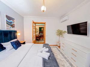 Apartament elegant cu 3 camere, etajul 1 in vila, ultracentral.