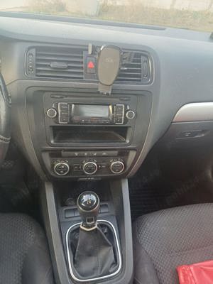 Vand urgent Volkswagen Jetta 1.6 motorina 2014 - 4000 euro - imagine 4