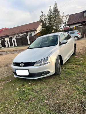 Vand urgent Volkswagen Jetta 1.6 motorina 2014 - 4000 euro - imagine 10