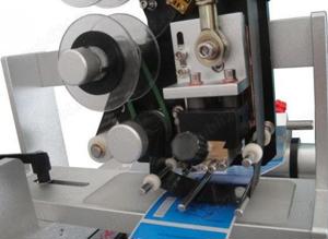 Masina etichetare sticle cilindrice - imagine 1