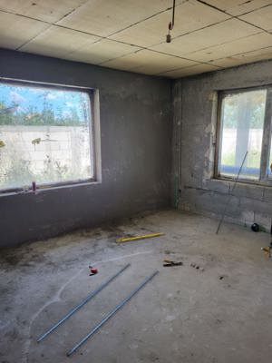 Tencuiala mecanizata profesionala, cu materiale certificate de BAUMIT.