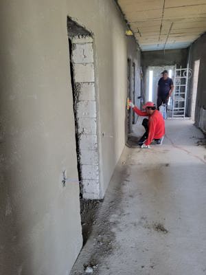 Angajam echipa de muncitori, tencuiala mecanizata. - imagine 3