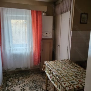 Vând apartament 2 camere , zona Dâmbovița  - imagine 4