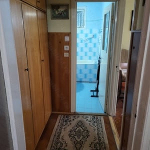 Vând apartament 2 camere , zona Dâmbovița  - imagine 8