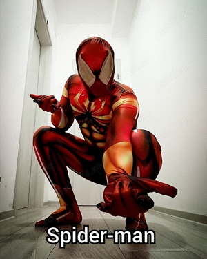 Animator costumat  pentru evenimente 