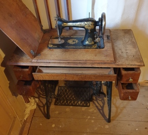 masina de cusut veche Singer