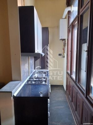 Apartament cu doua camere ,AC,centrala proprie,cladire istorica - imagine 3