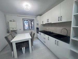 Apartament 3 camere, etj 1,  recent renovat, garaj inclus,   Radauti - imagine 2