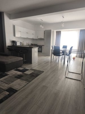 Apartament 4 camere de inchiriat, 100mp, etaj 3, centru Radauti - imagine 5