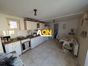 Casa cu 2 corpuri de cladire zona Hapria, 960mp Teren - imagine 3