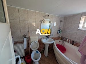 Casa cu 2 corpuri de cladire zona Hapria, 960mp Teren - imagine 4