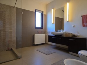 Refugiu de Lux în Pipera – Vila Perfectă pentru un Stil Exclusivist - imagine 13