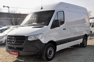 Mercedes-Benz Sprinter L2H2 Van