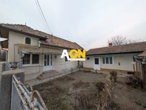 Casă cu 4 camere de vânzare în zona Barabant