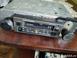 Radio casetofon auto vechi Grundig 