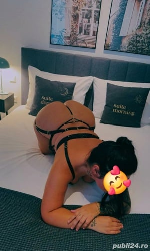 Bruneta sexy fac si fara - imagine 2