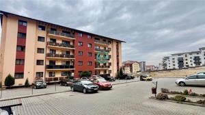 Vand apartament cu 3 camere, etaj 2, in Floresti,  parcare inclusa