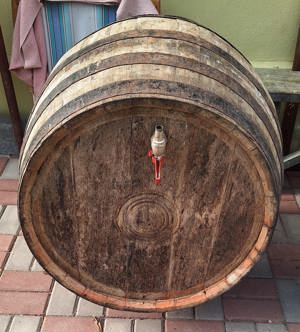 Butoi de vin din lemn de stejar