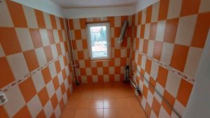 Apartament 3 camere, semidecomandat, zona Miron Costin - imagine 4