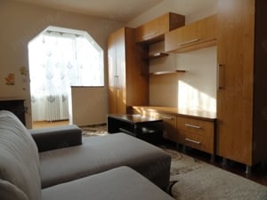 Apartament 2 camere etajul 2, zona Vlaicu - Lebada, 55 mp, renovat, mobilat - imagine 1