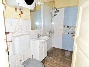 Proprietar,vand urgent casa vila in zona foarte buna - imagine 4