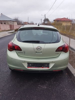 Opel Astra 2011 - imagine 3