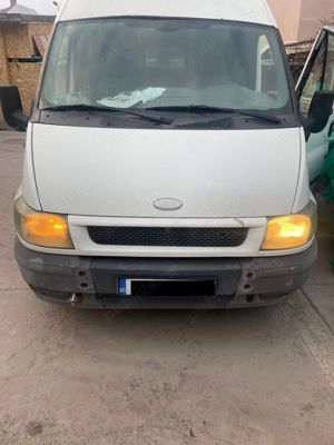Vând autoutilitara marca Ford Transit