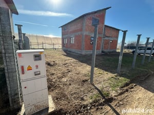 casa la rosu in zona BERCENI DOBRENI acte si curent finalizate - imagine 1