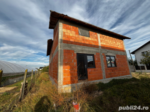 casa la rosu in zona BERCENI DOBRENI acte si curent finalizate - imagine 7