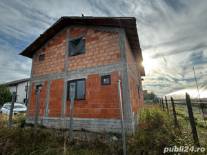 casa la rosu in zona BERCENI DOBRENI acte si curent finalizate - imagine 8