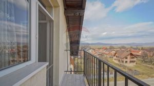 Apartament cu 3 camere de vânzare în zona Florilor - imagine 19