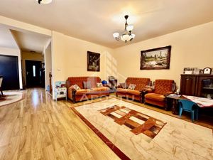 Duplex cu 4 camere situat la asfalt, in zona Planetelor - imagine 2