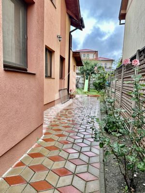 Duplex cu 4 camere situat la asfalt, in zona Planetelor - imagine 15