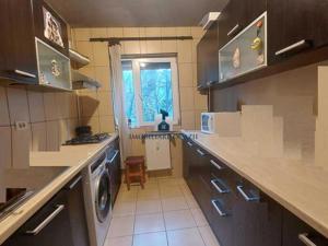 Vanzare Apartament 4 camere Semidecomandat Berceni-Moldovita