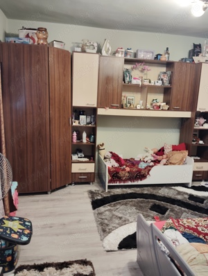 Vând casă in cheia - imagine 4