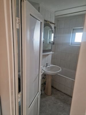 PROPRIETAR! Apartament cu doua camere in zona Buziasului - imagine 3